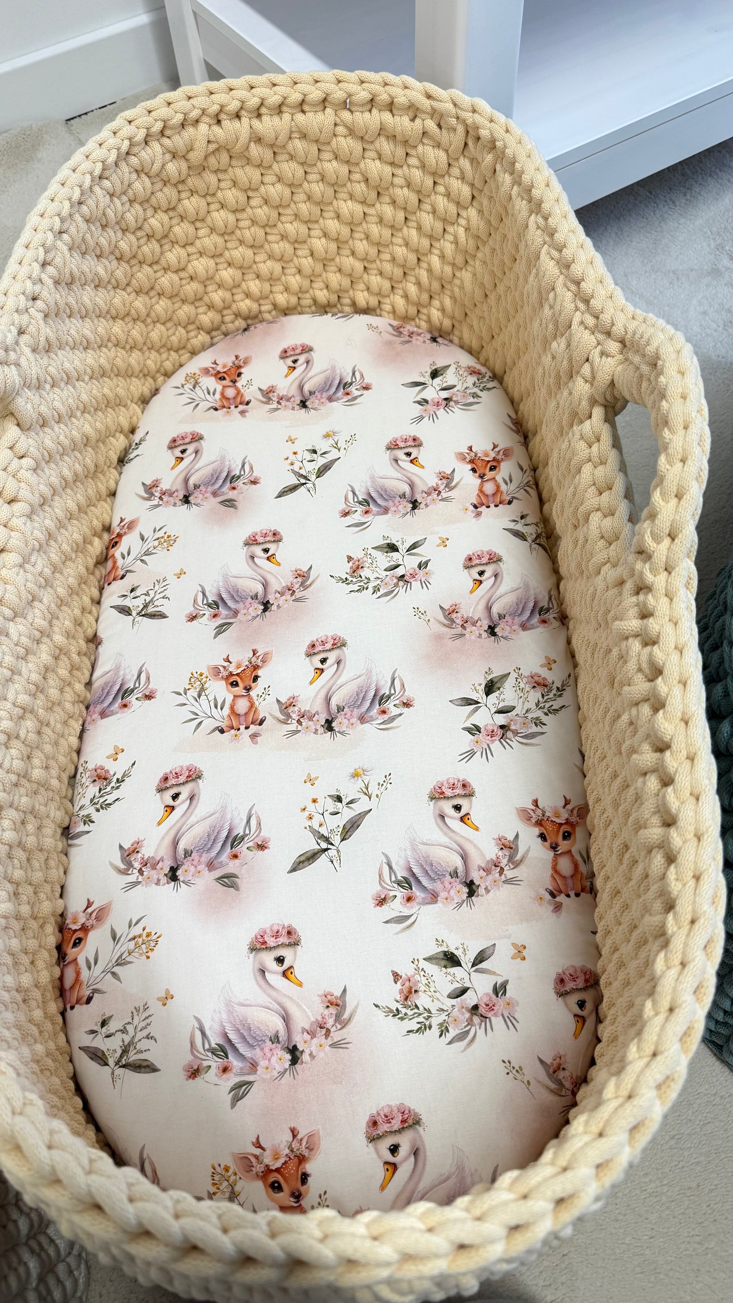 Organic cotton fitted sheet for Moses basket – 75×35 cm – SWAN