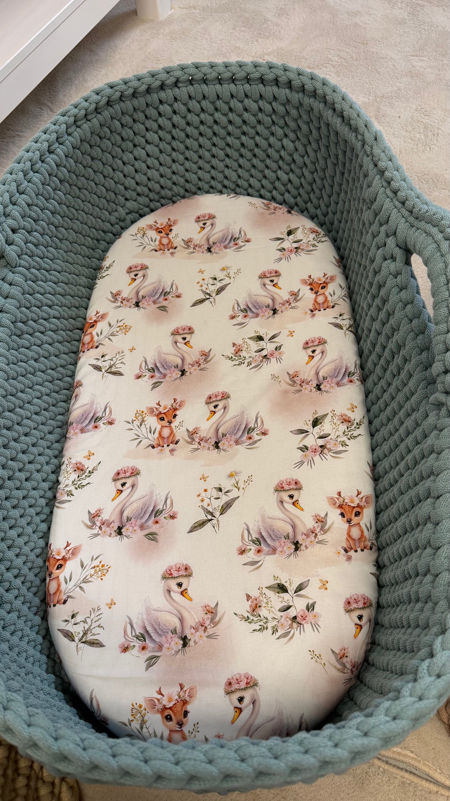 Organic cotton fitted sheet for Moses basket – 75×35 cm – SWAN